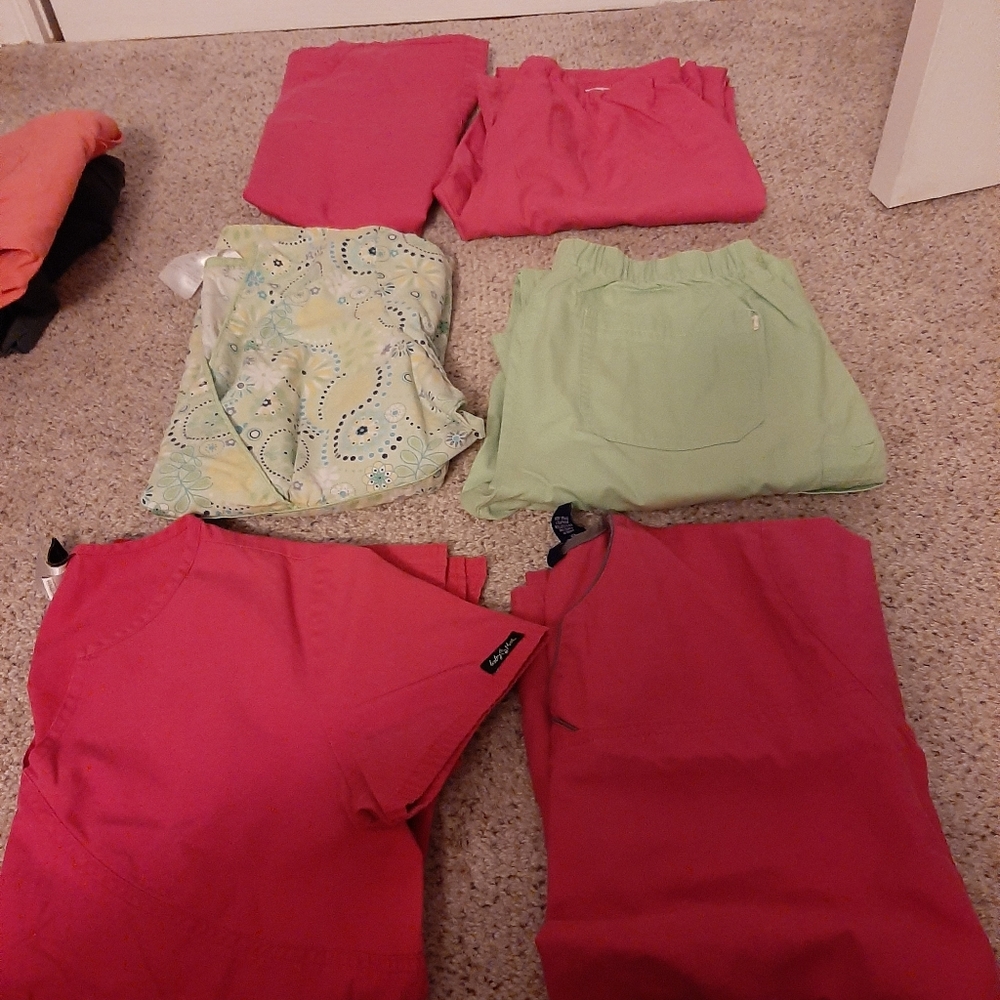 Scrubs small and medium